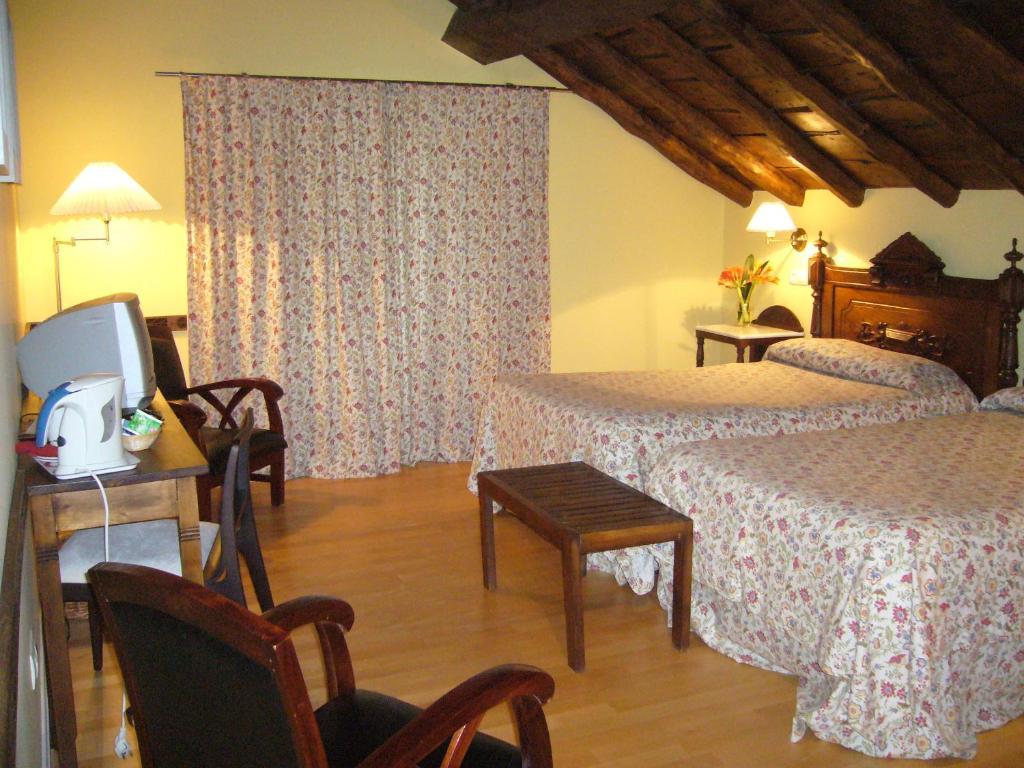 Hotel Rural Casa Roja Cadavedo Room photo